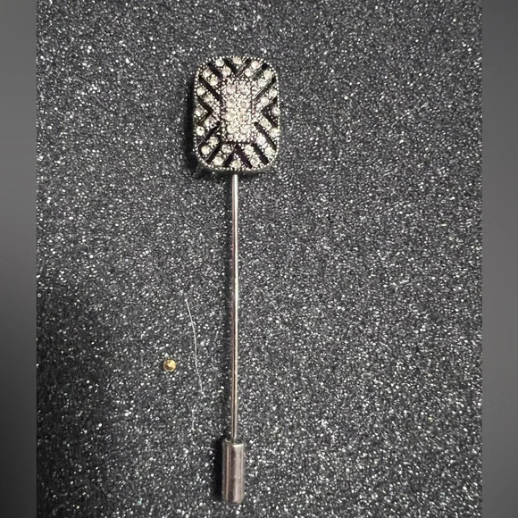 Elegant Silver Stick Pin - Picture 1 of 3